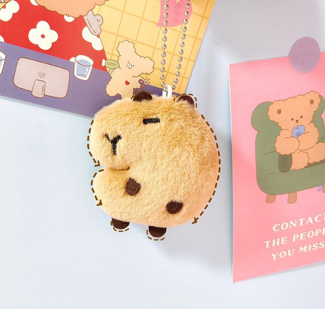 Capybara Plush Keychain – Soft Stuffed Cartoon Doll with Star Squeak Toy for Bag, Backpack & Car Pendant